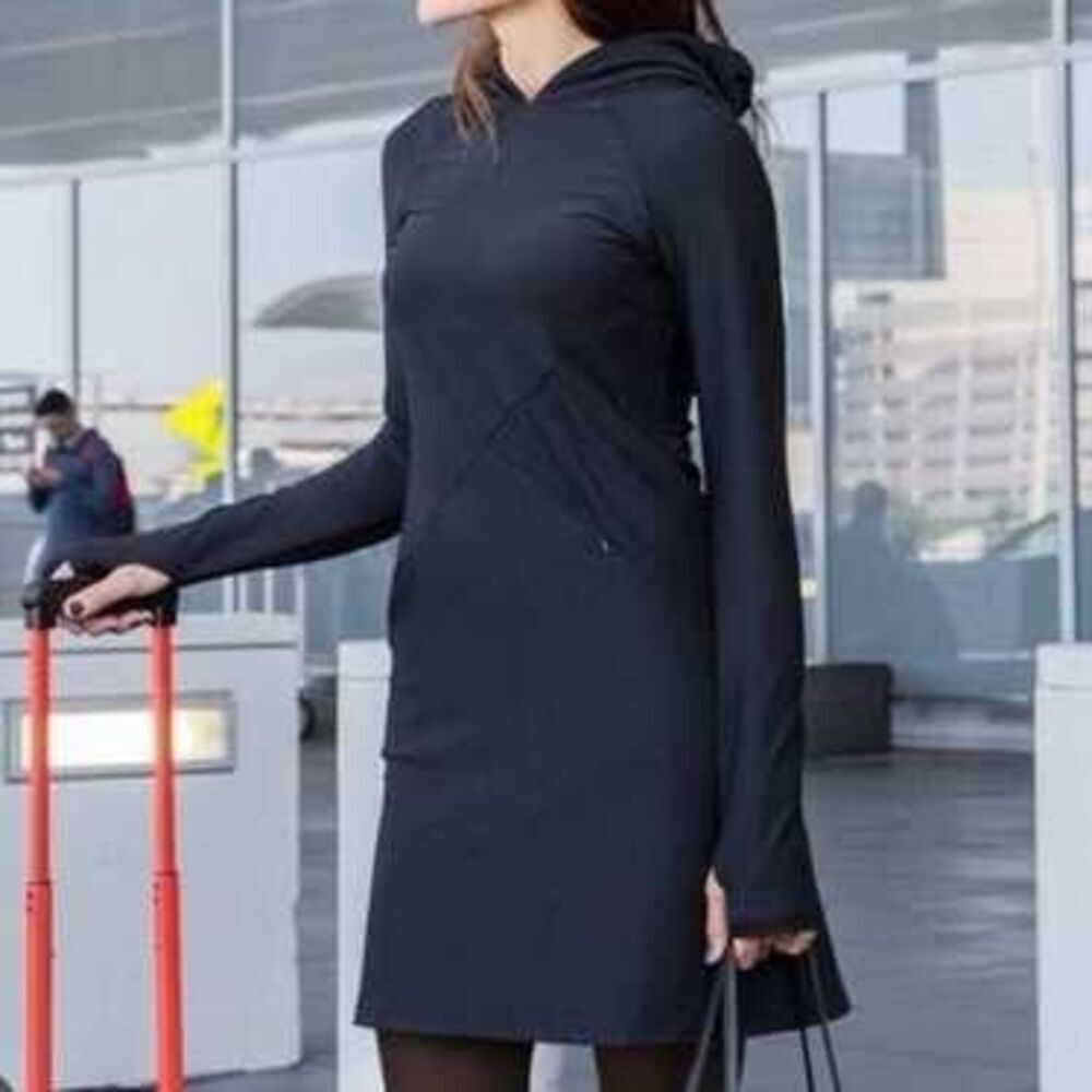 Betabrand Red Eye Travel Dress Black & White Space Dye Knit Hooded Size XS